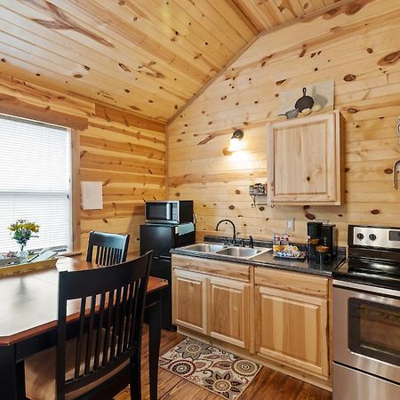 Hr Cabin 4 - The Sunflower Cottage Fredericksburg Esterno foto