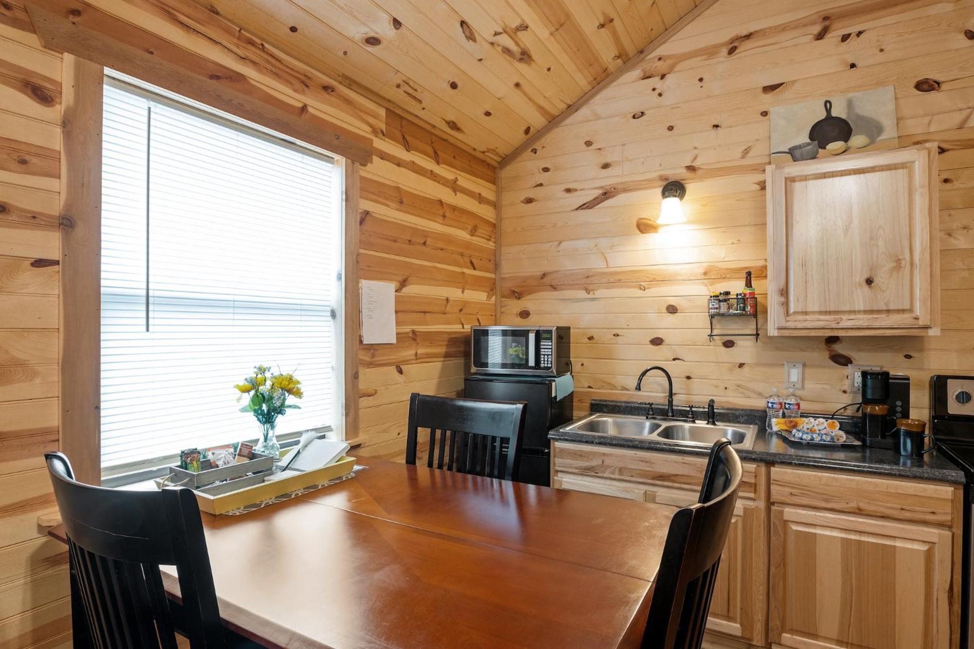 Hr Cabin 4 - The Sunflower Cottage Fredericksburg Esterno foto